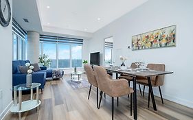 City View 1Br Condo - King Bed & Private Balcony