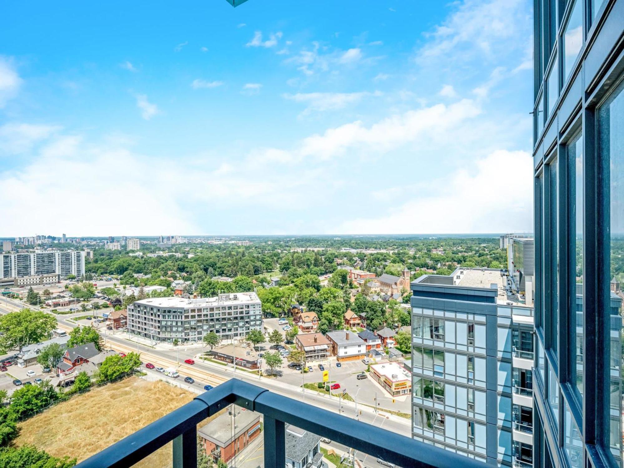 City View 1Br Condo - King Bed & Private Balcony Kitchener Exterior photo