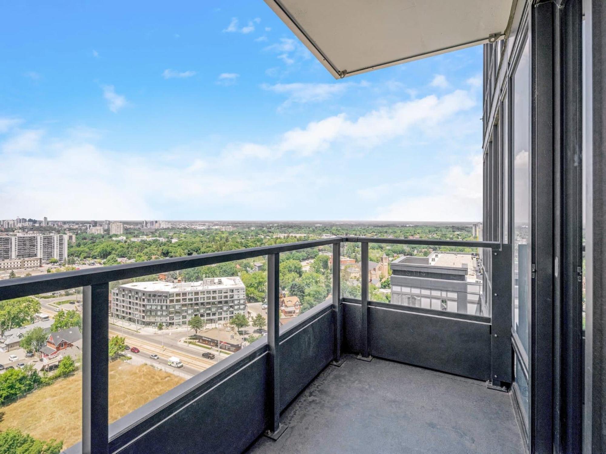 City View 1Br Condo - King Bed & Private Balcony Kitchener Exterior photo