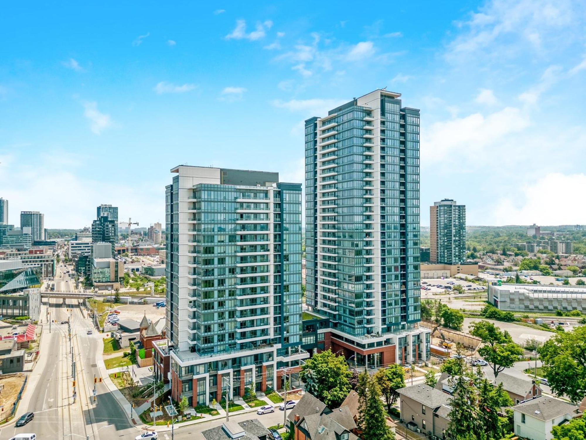 City View 1Br Condo - King Bed & Private Balcony Kitchener Exterior photo